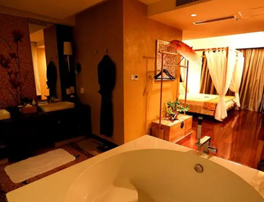 长沙岳麓养生会所的黄昏恋：当爱情遇上八十岁